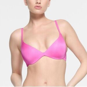 SKIMS WIRELESS FORM SUPER PUSH UP PLUNGE BRA IN NEON ORCHID 36D.